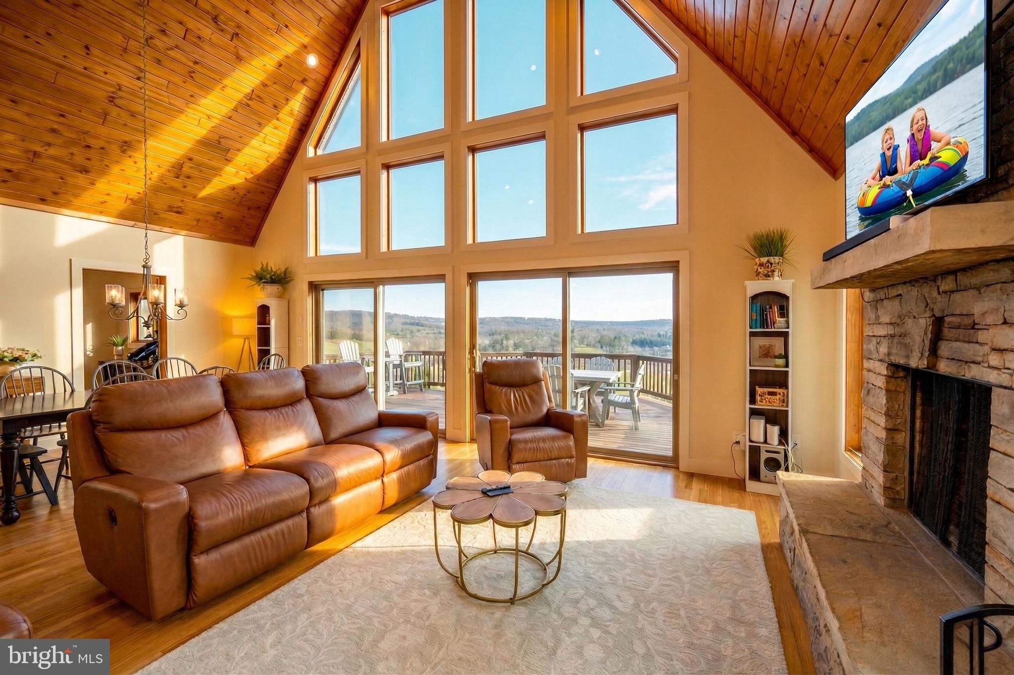 WATERFRONT GREENS - Residential