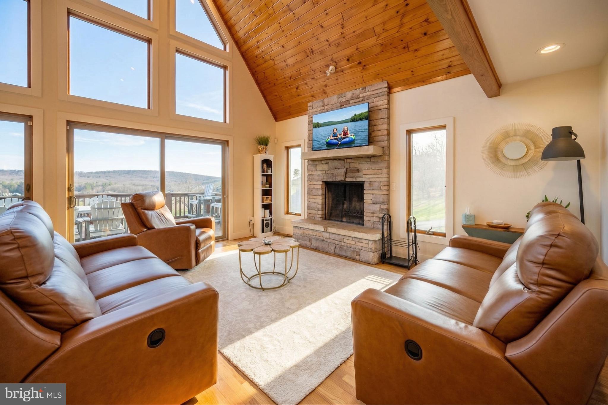 WATERFRONT GREENS - Residential