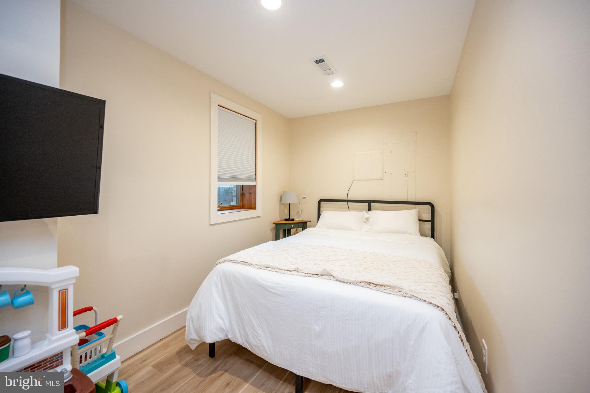 WATERFRONT GREENS - Residential