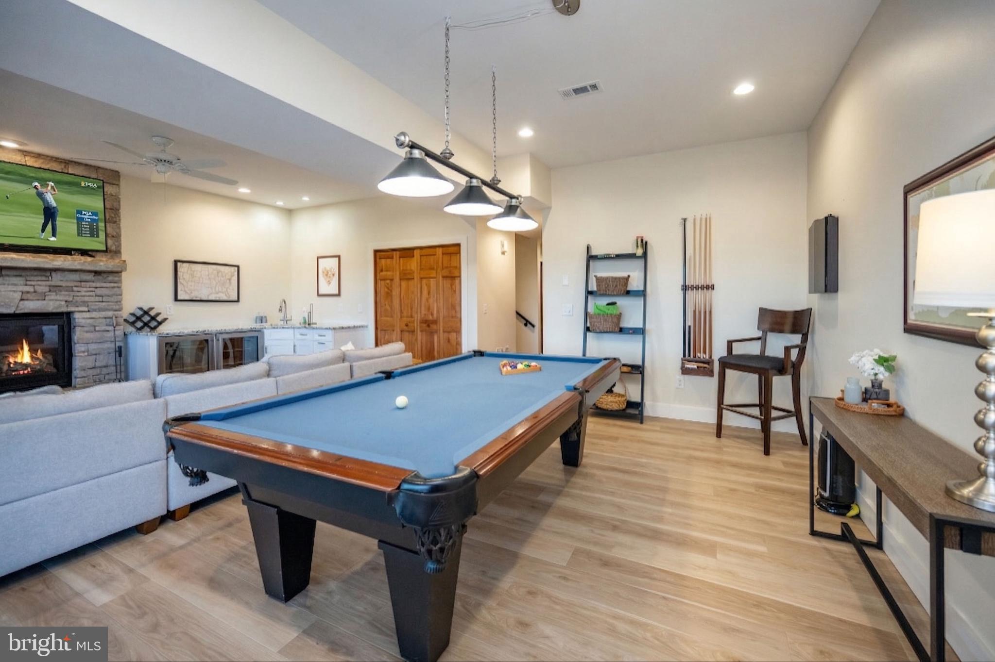 WATERFRONT GREENS - Residential