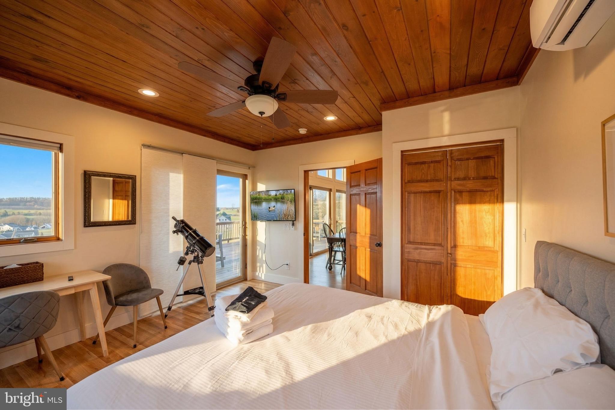 WATERFRONT GREENS - Residential