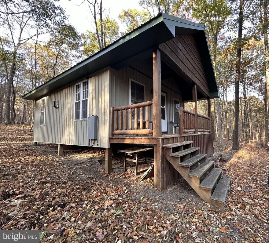 a beautiful off grid cabin to enjoy your time in the mountains