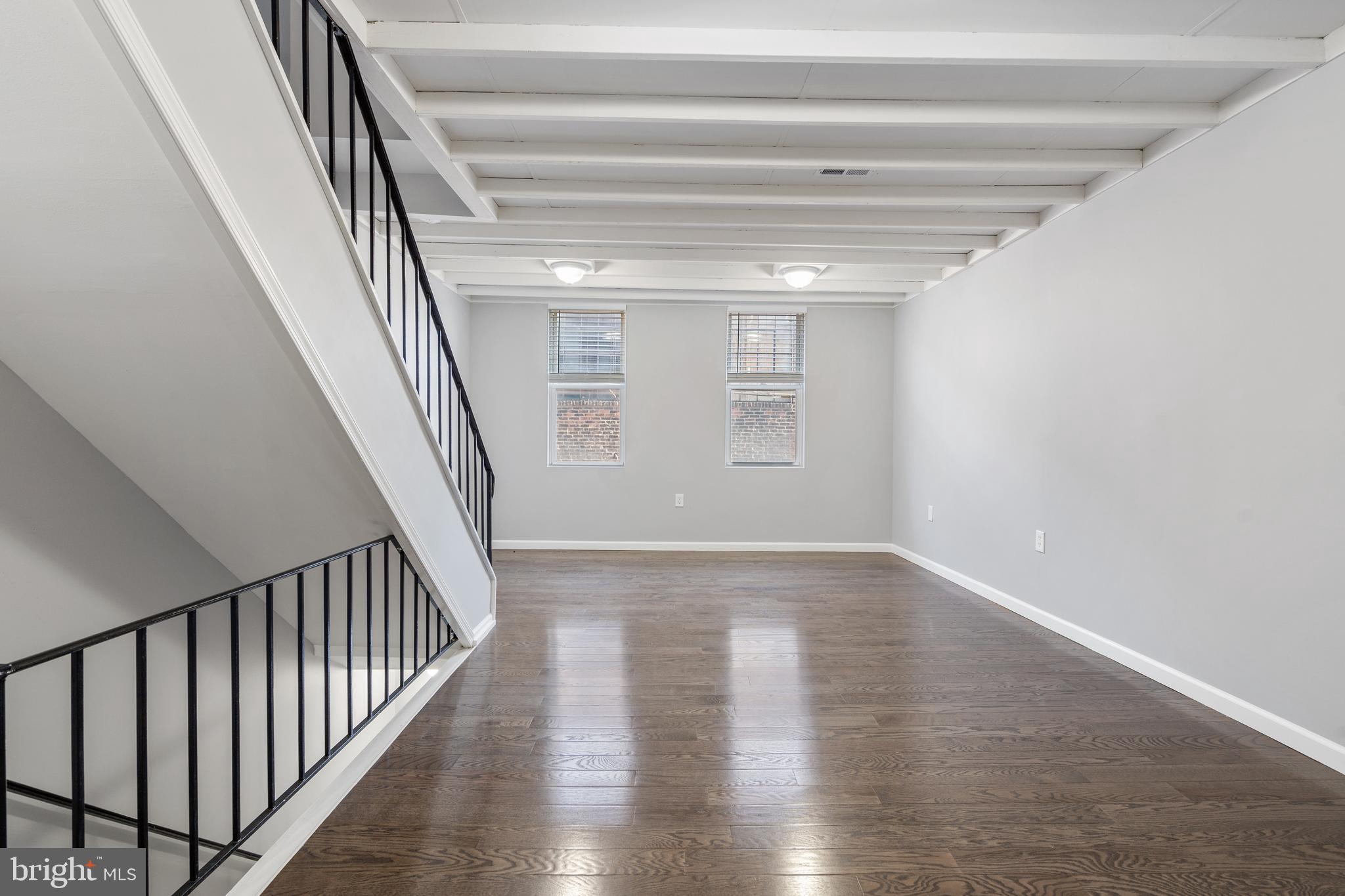 QUEEN VILLAGE - Residential Lease