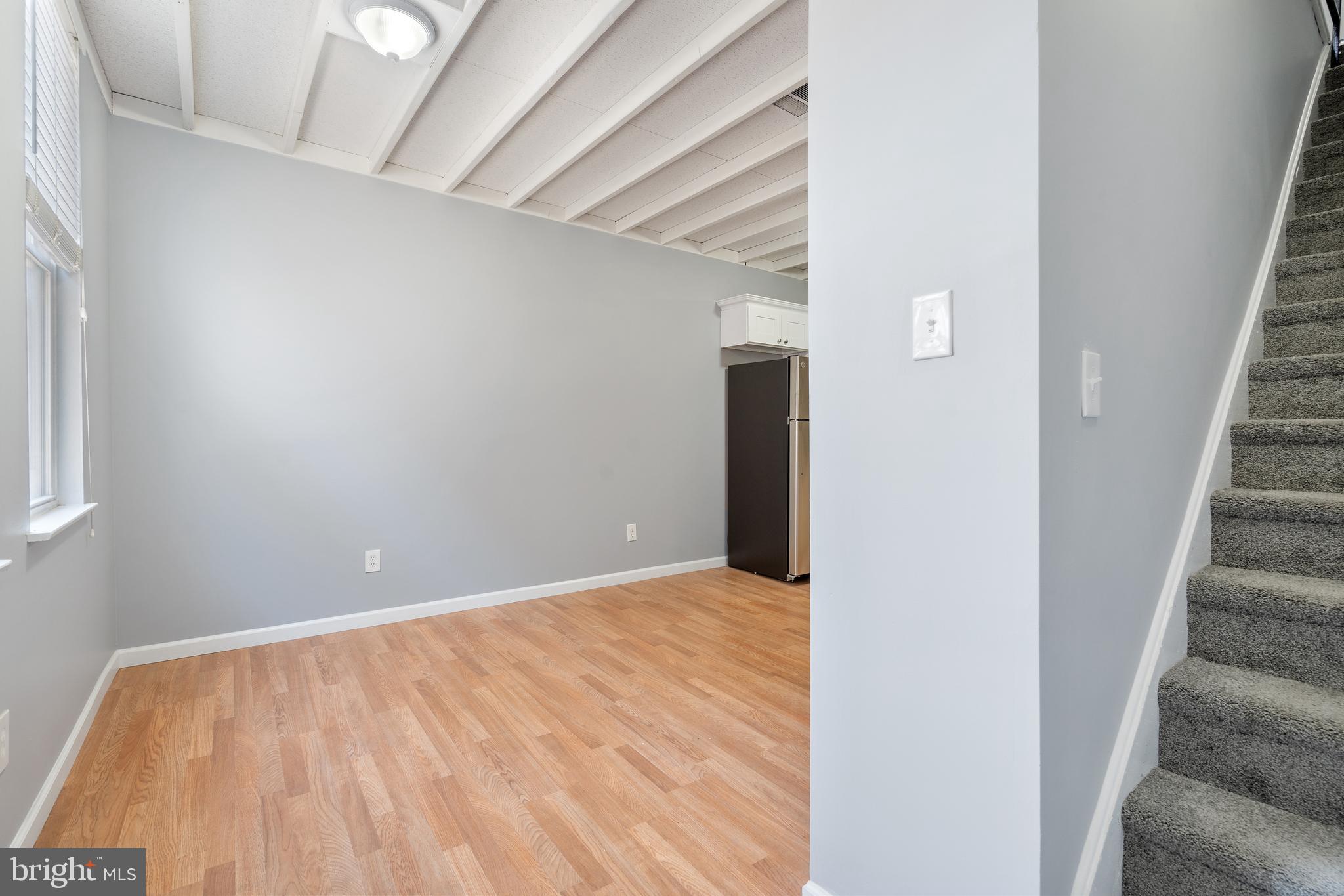 QUEEN VILLAGE - Residential Lease