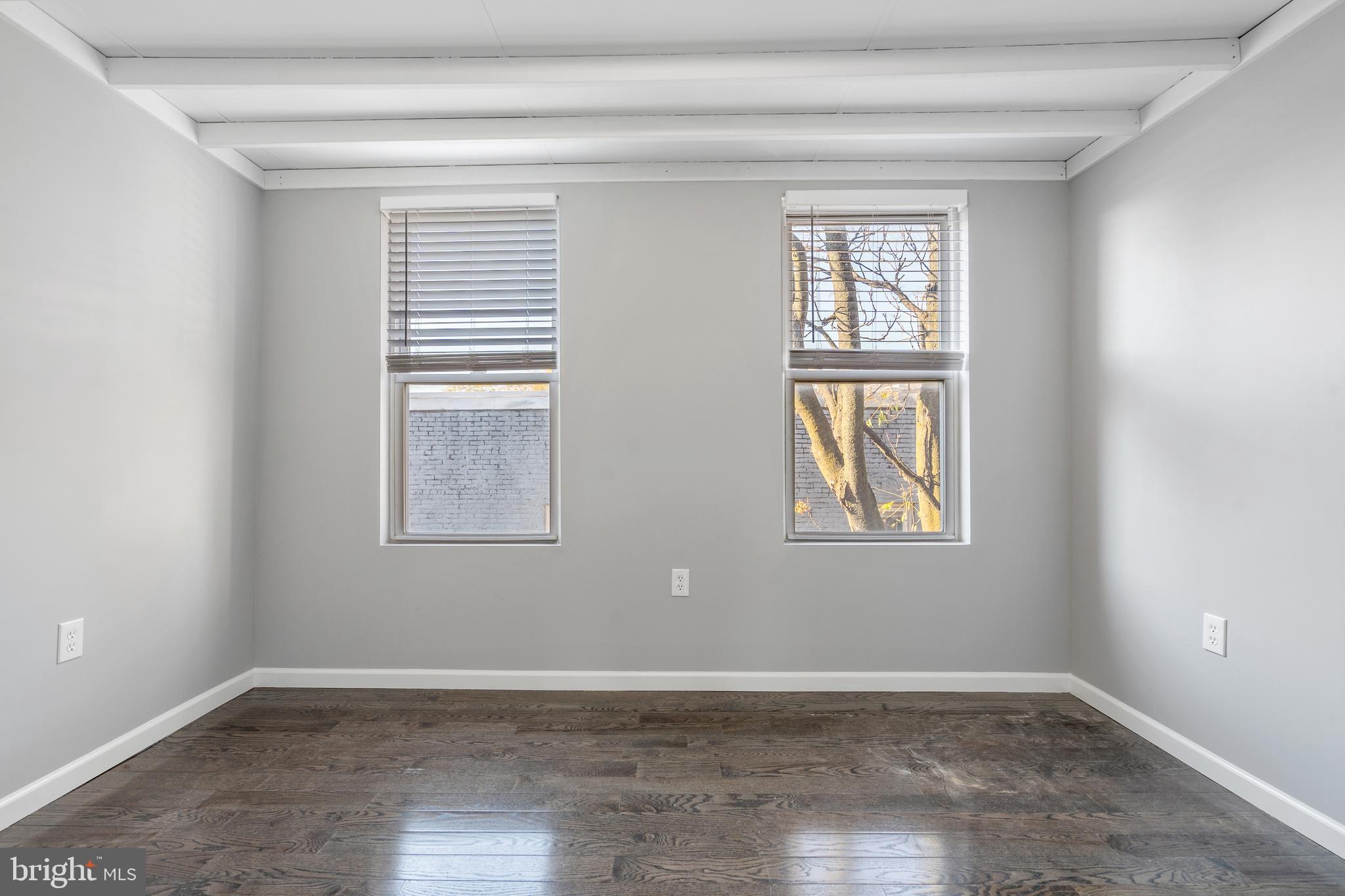 QUEEN VILLAGE - Residential Lease