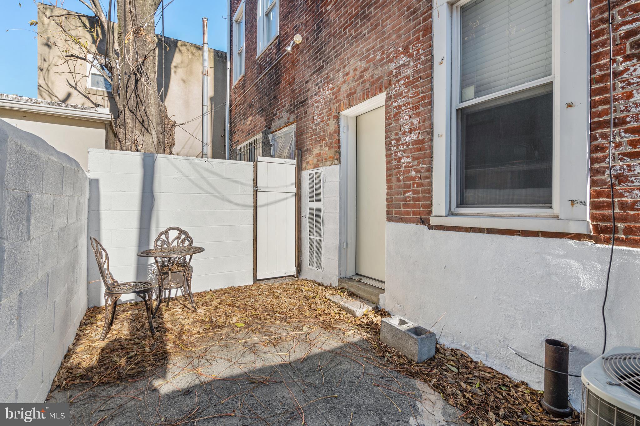 QUEEN VILLAGE - Residential Lease