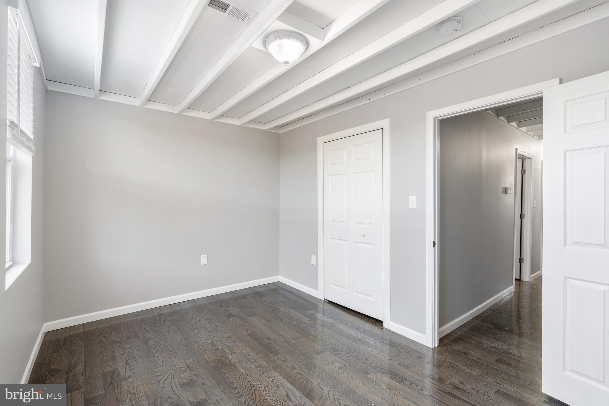 QUEEN VILLAGE - Residential Lease