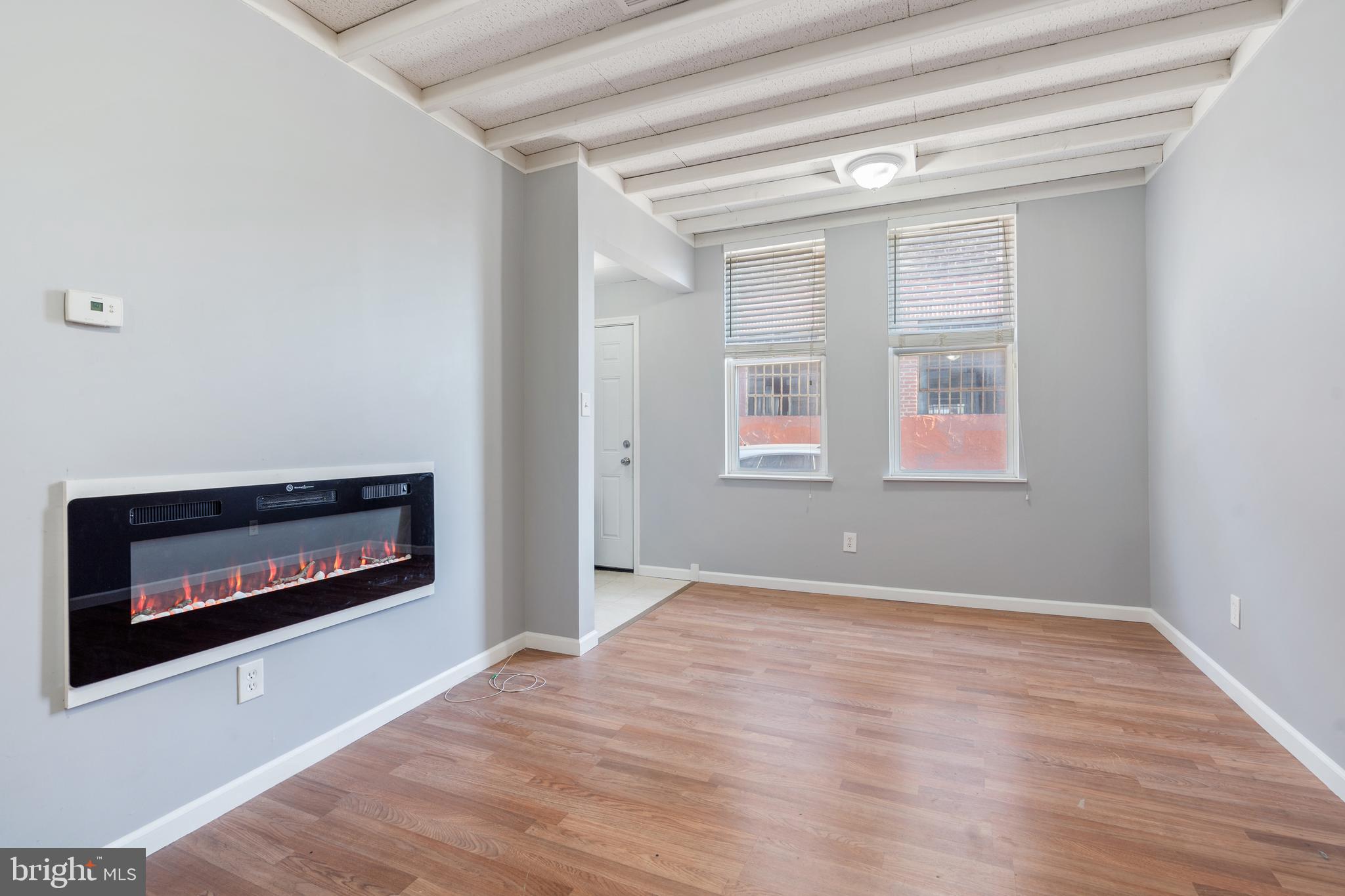 QUEEN VILLAGE - Residential Lease