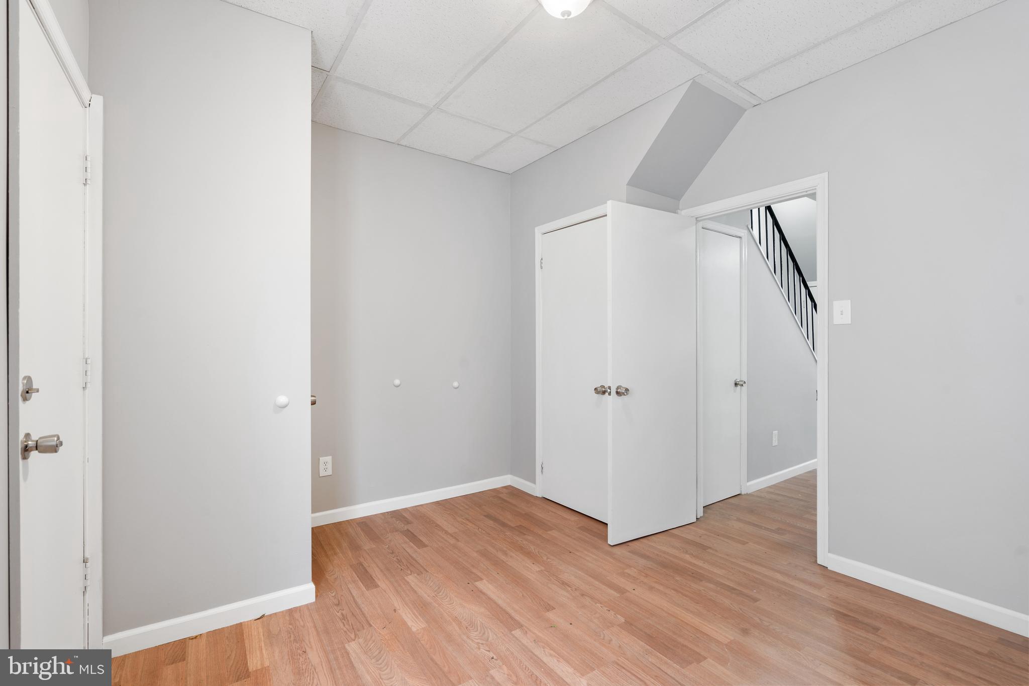 QUEEN VILLAGE - Residential Lease