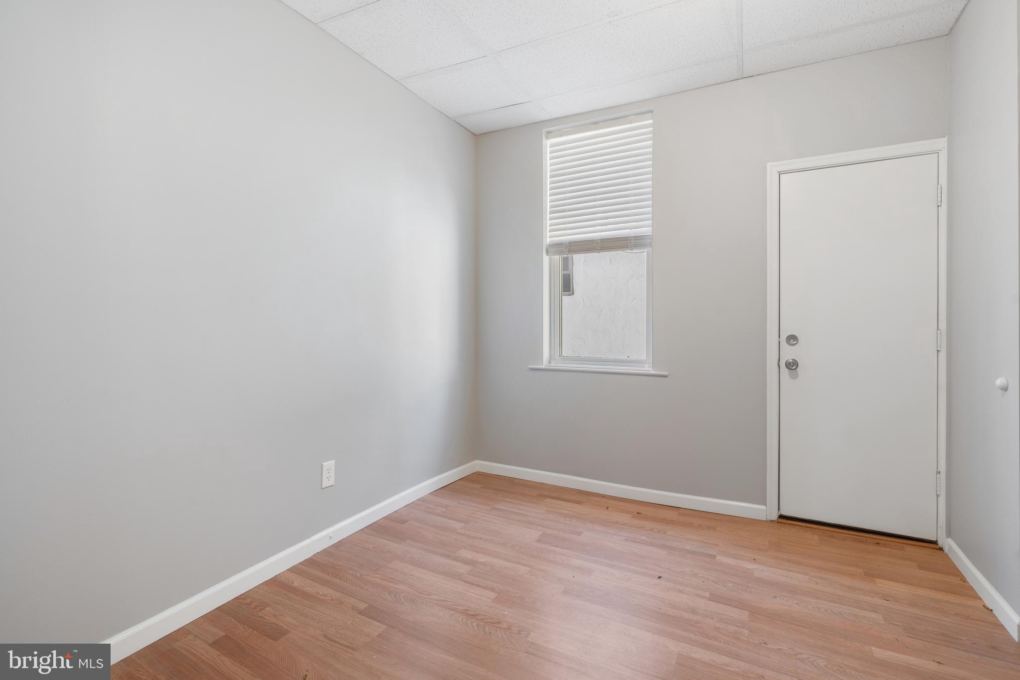 QUEEN VILLAGE - Residential Lease