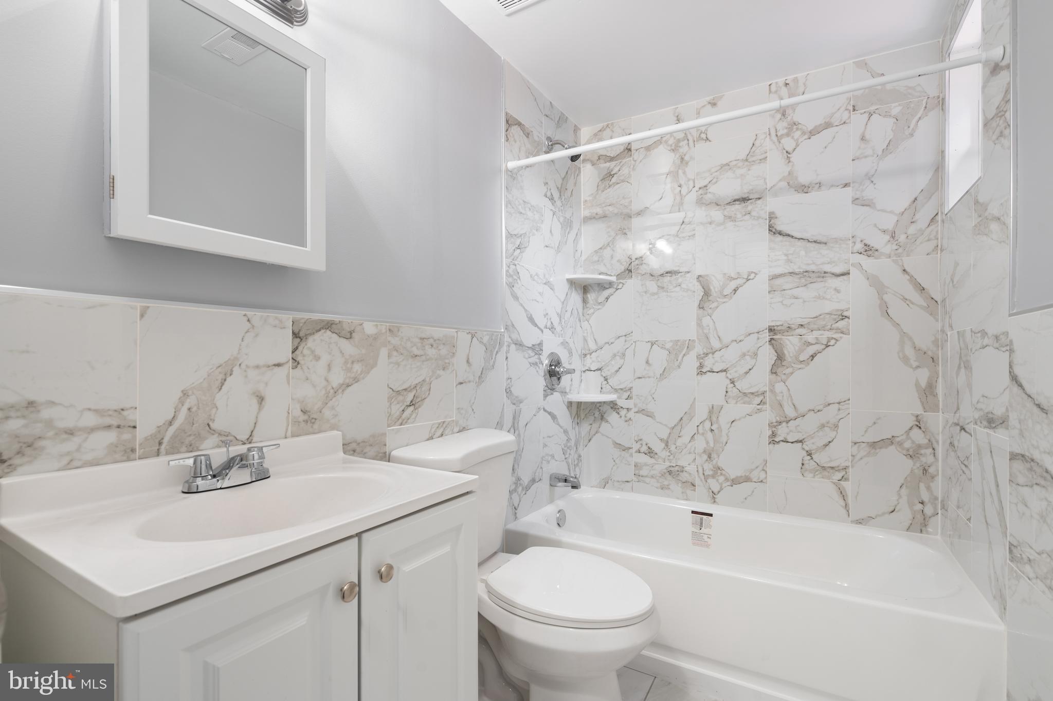 QUEEN VILLAGE - Residential Lease