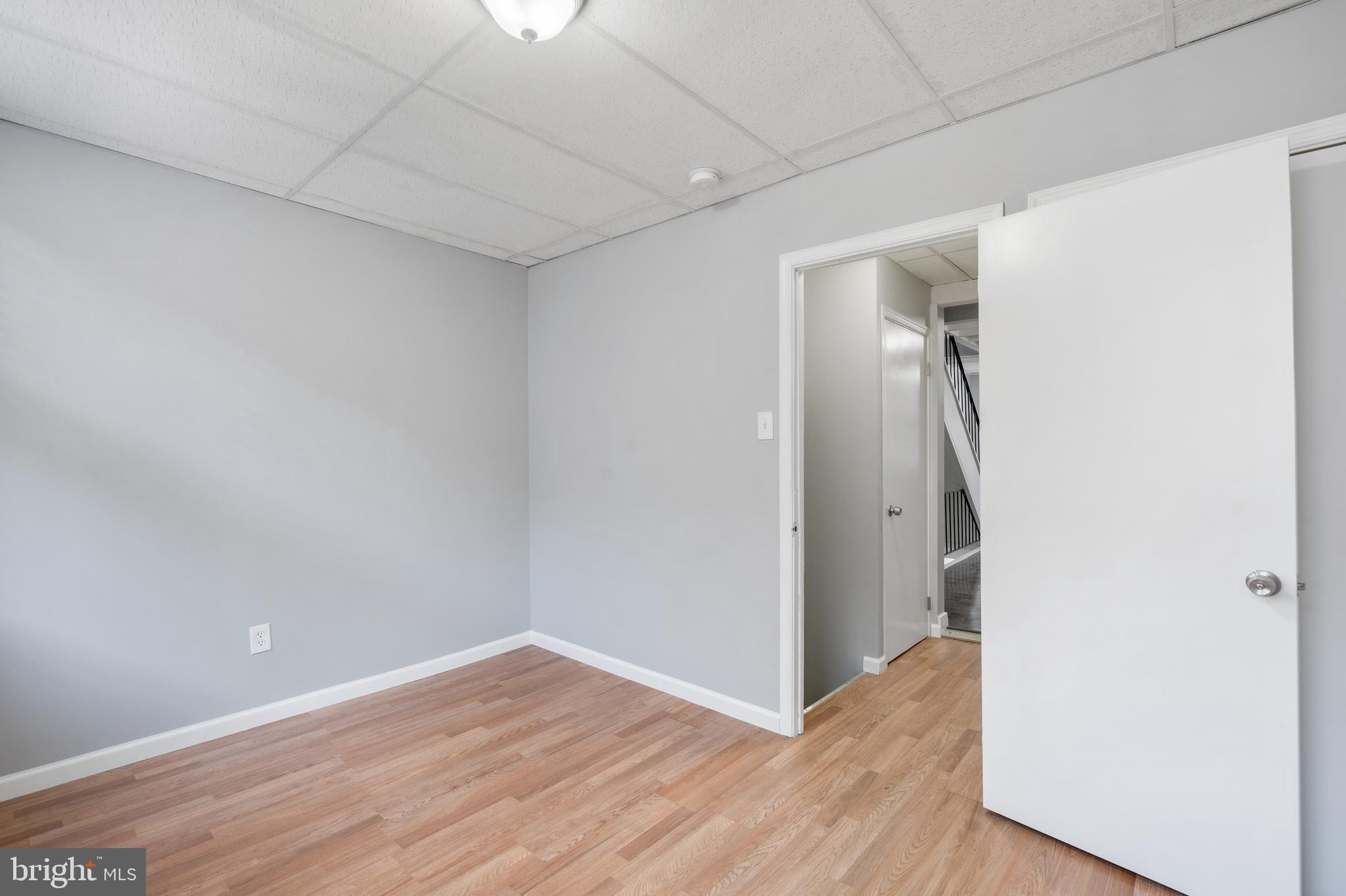 QUEEN VILLAGE - Residential Lease