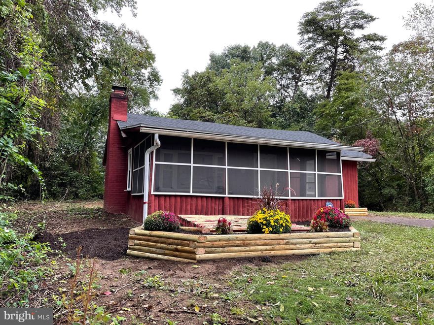 Discover 207 Raging River Road, Falling Waters, WV 25419 – a 2-bedroom, 1-bathroom gem perfect for investors, second-home enthusiasts, or first-time buyers. This well-maintained home offers timeless charm, while its blank canvas interior awaits your personal touch.  NEW ROOF, NEW FLOORS, AND NEW WINDOWS! Embrace the quiet neighborhood and enjoy community access to the Potomac River. Will make a great short/long term rental. Don't miss the chance to turn this property into your own unique haven. Submit your offers today!