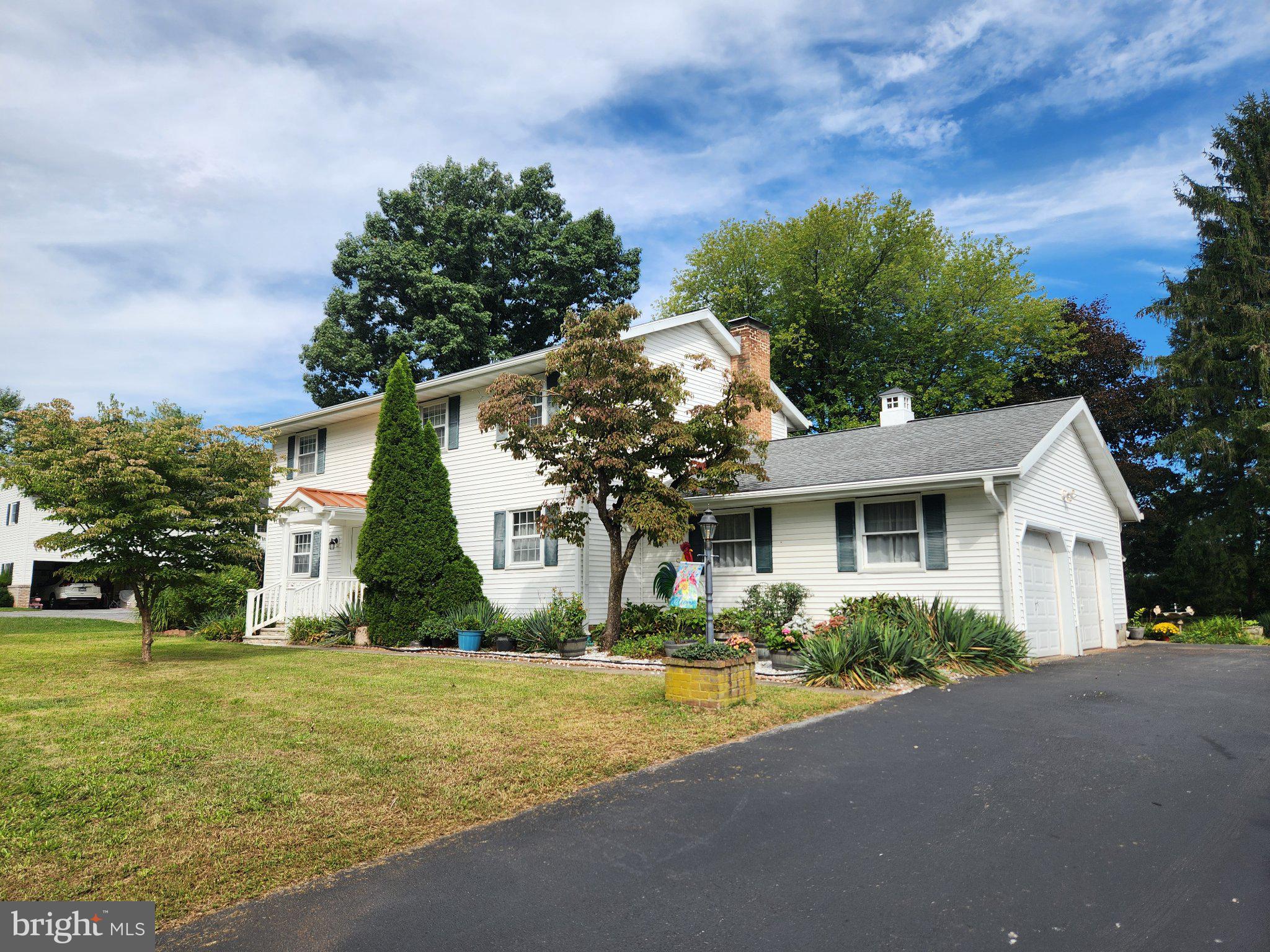 27 FOREST AVENUE