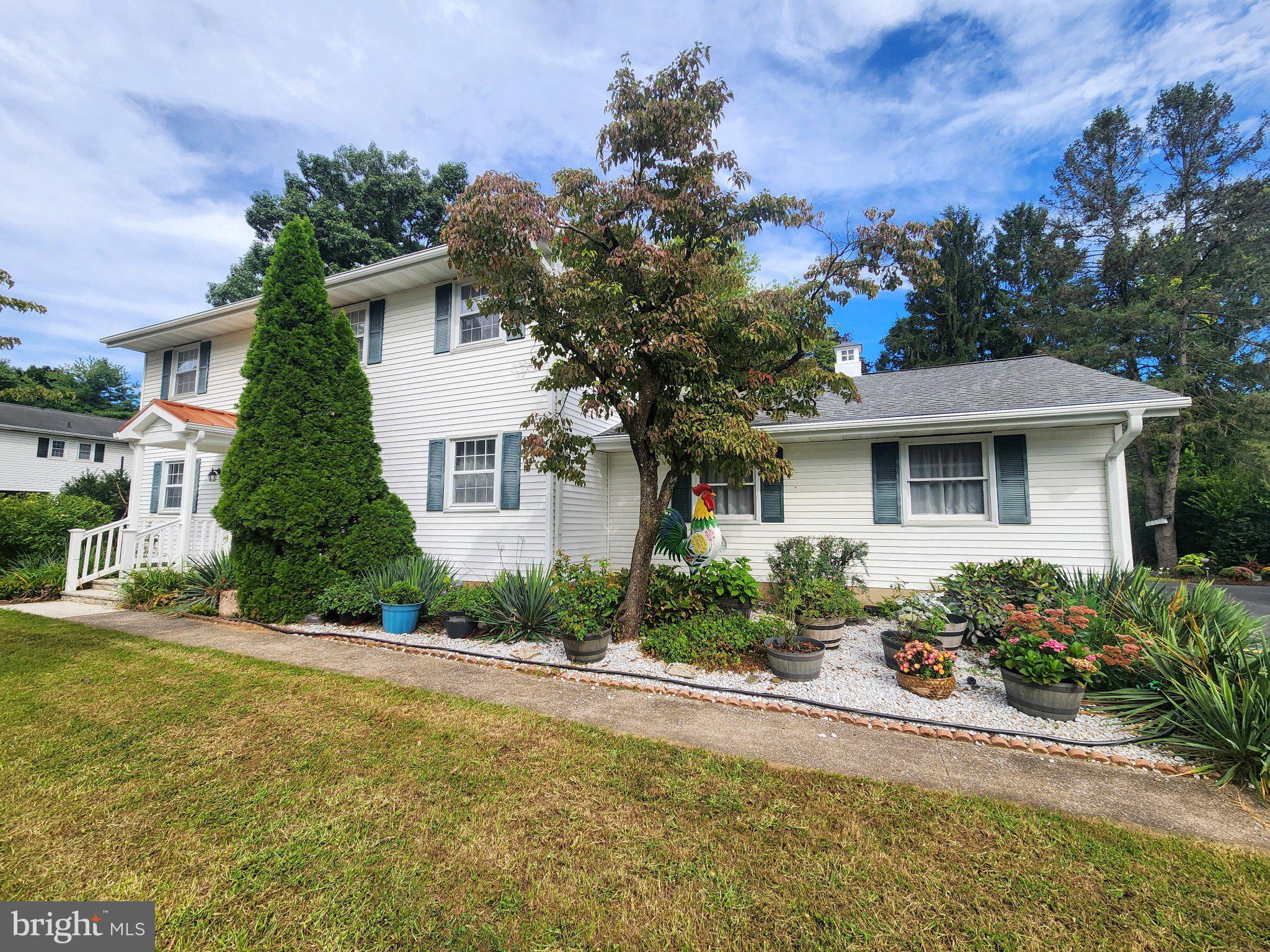 27 FOREST AVENUE