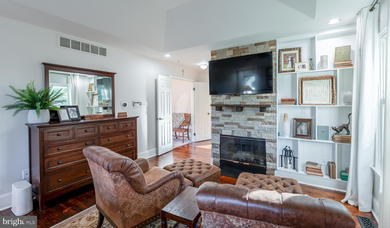 CHARTER OAKS - Residential