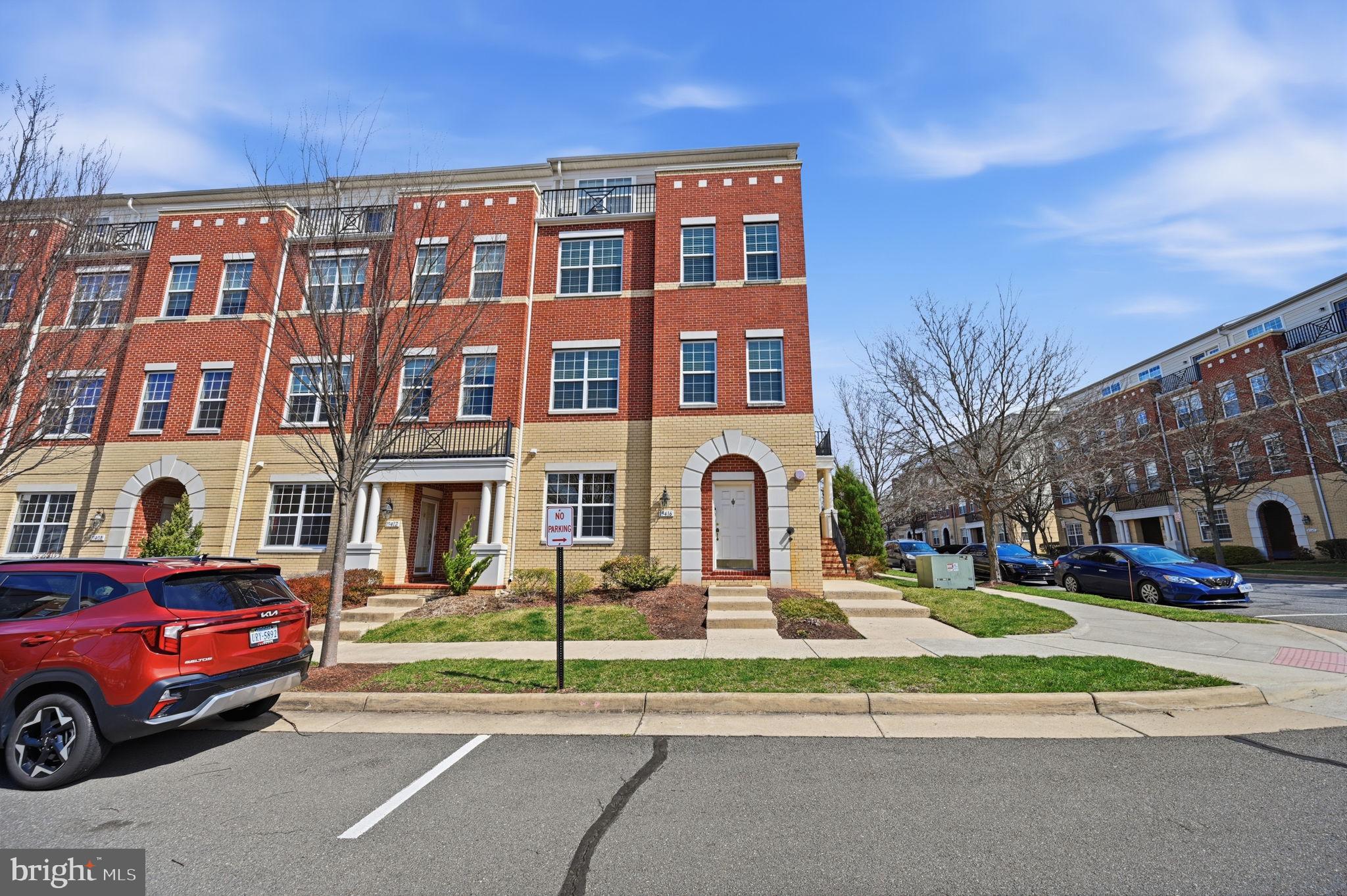 TOWNES CONDOMINIUMS - Residential