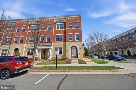 Photo of 19416 Coppermine Square, LEESBURG, VA 20176 (MLS # VALO2118426)