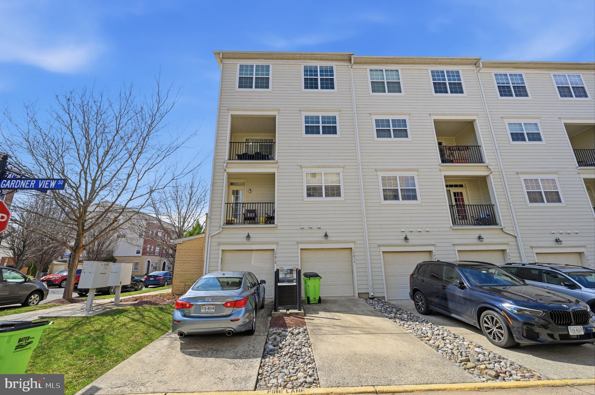 TOWNES CONDOMINIUMS - Residential