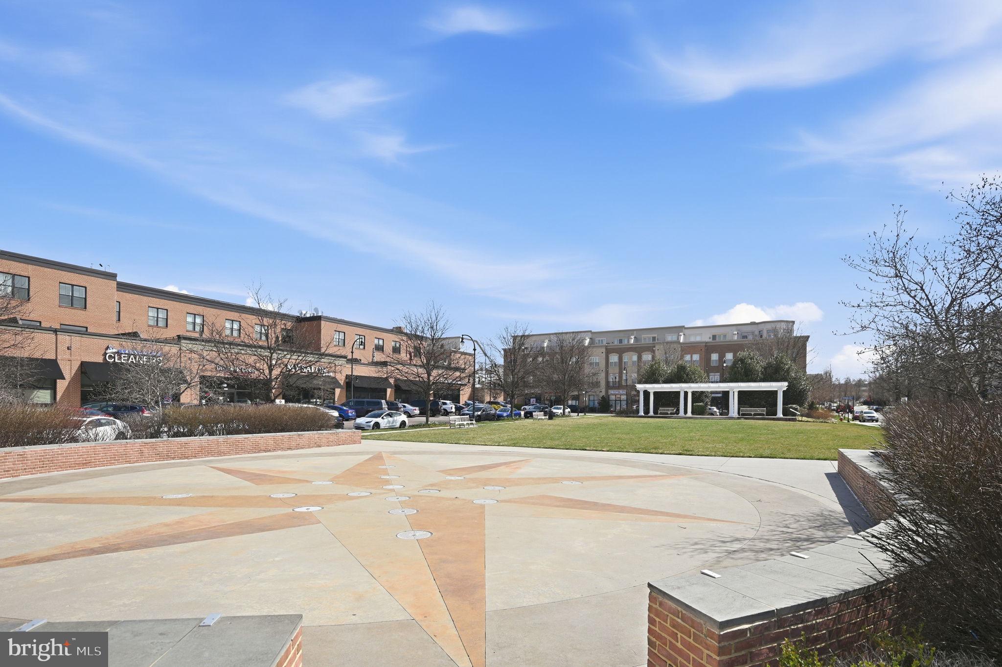 TOWNES CONDOMINIUMS - Residential