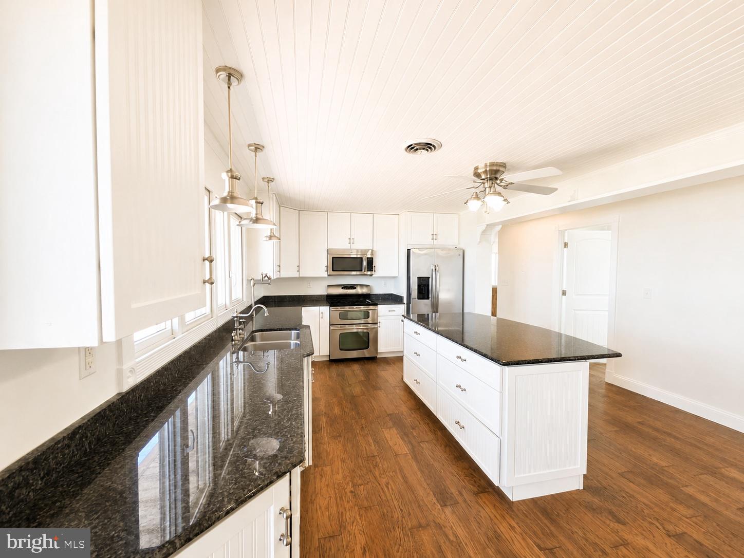 MUDDY HOOK COVE - Residential