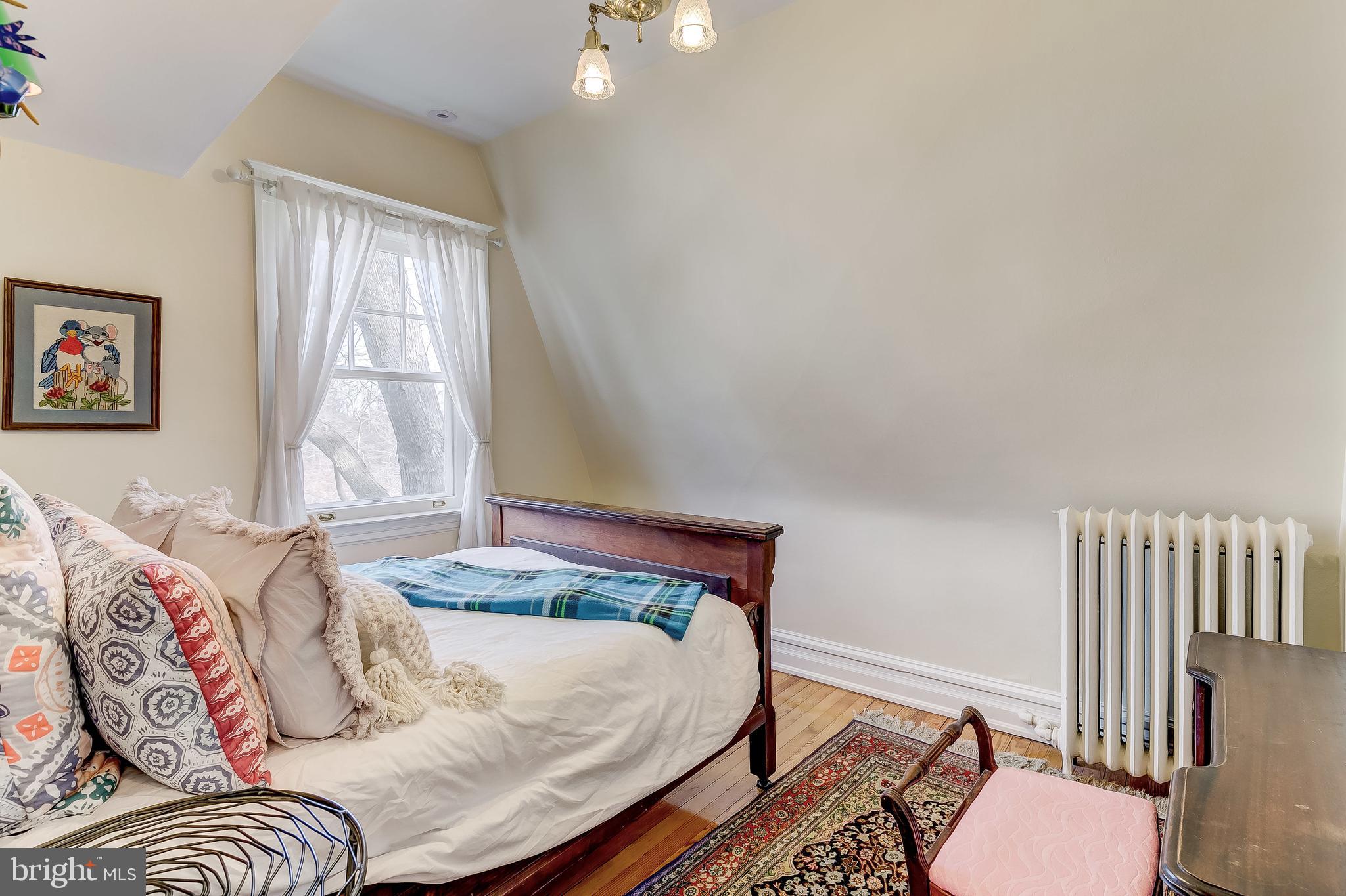 ROLAND PARK - Residential