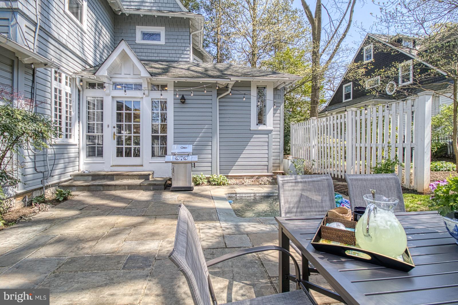 ROLAND PARK - Residential