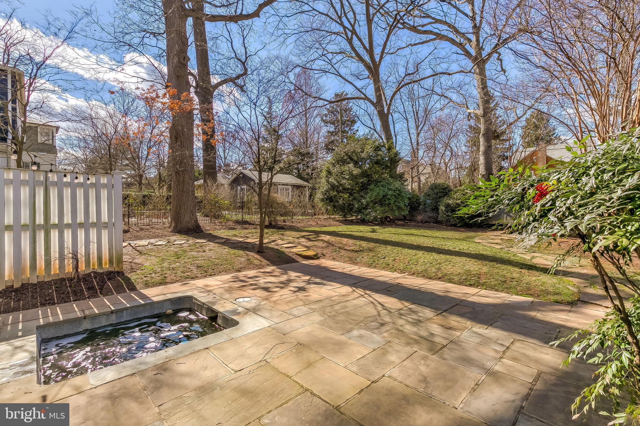 ROLAND PARK - Residential