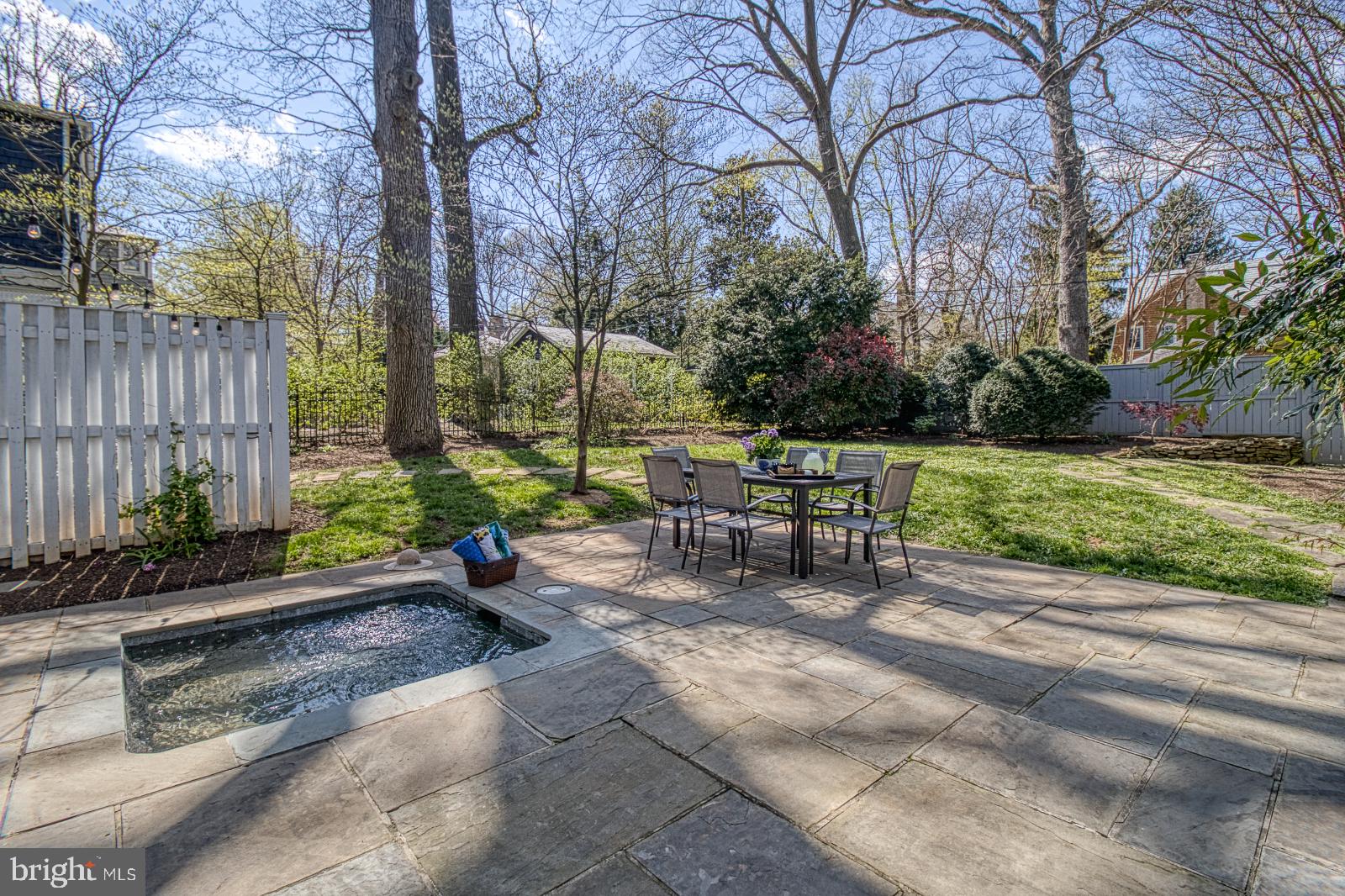 ROLAND PARK - Residential