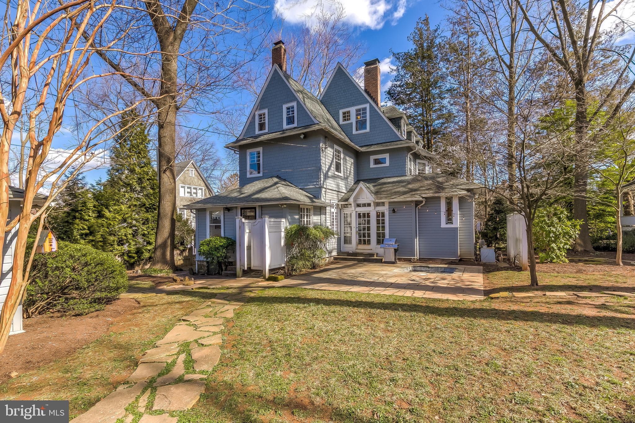 ROLAND PARK - Residential