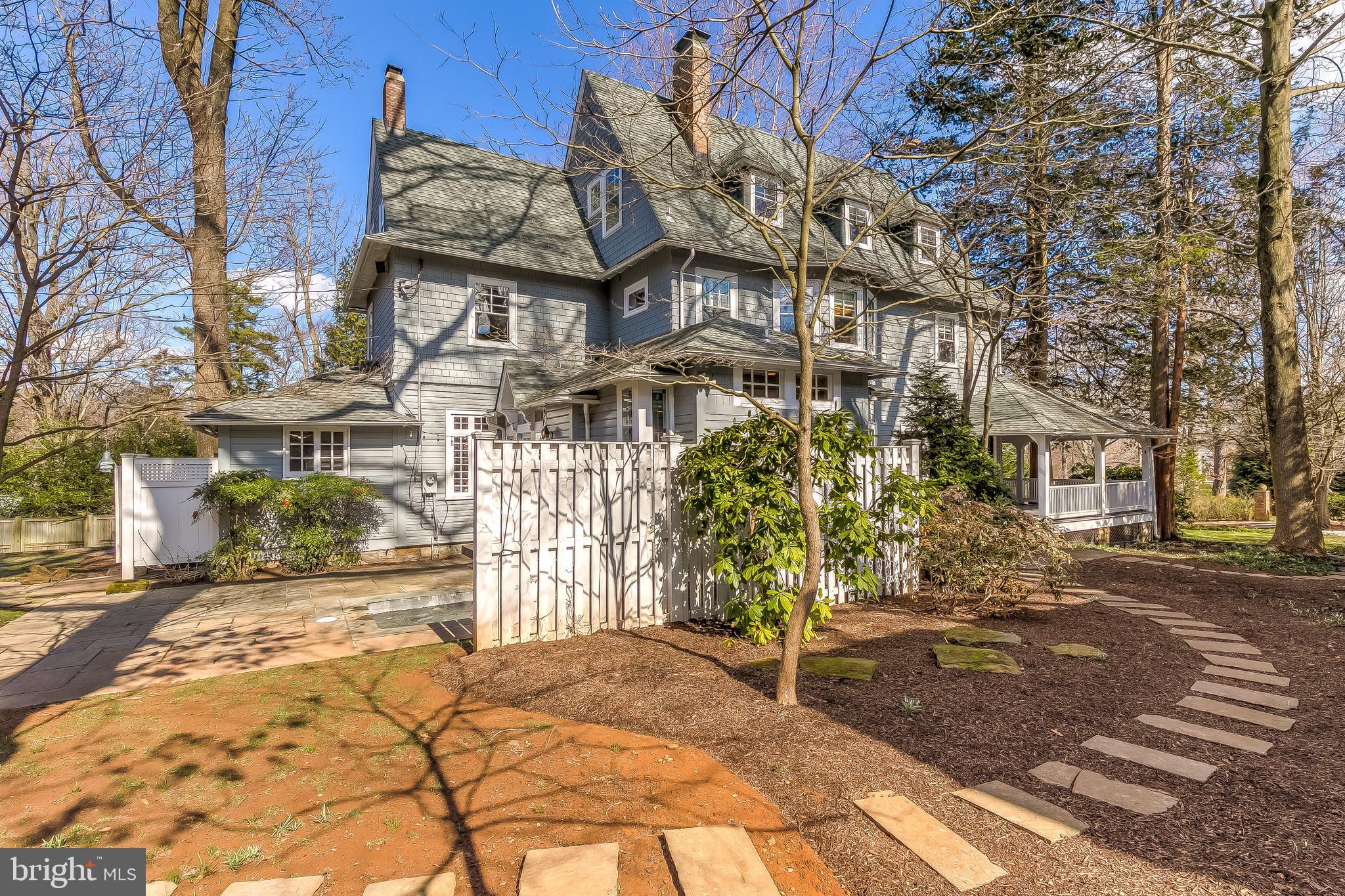 ROLAND PARK - Residential