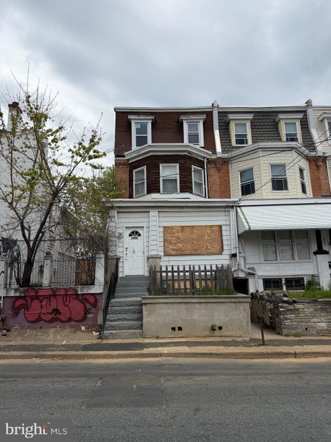 Townhouse For Sale - 1405 W 2nd Street<br/> WILMINGTON, DE 19805