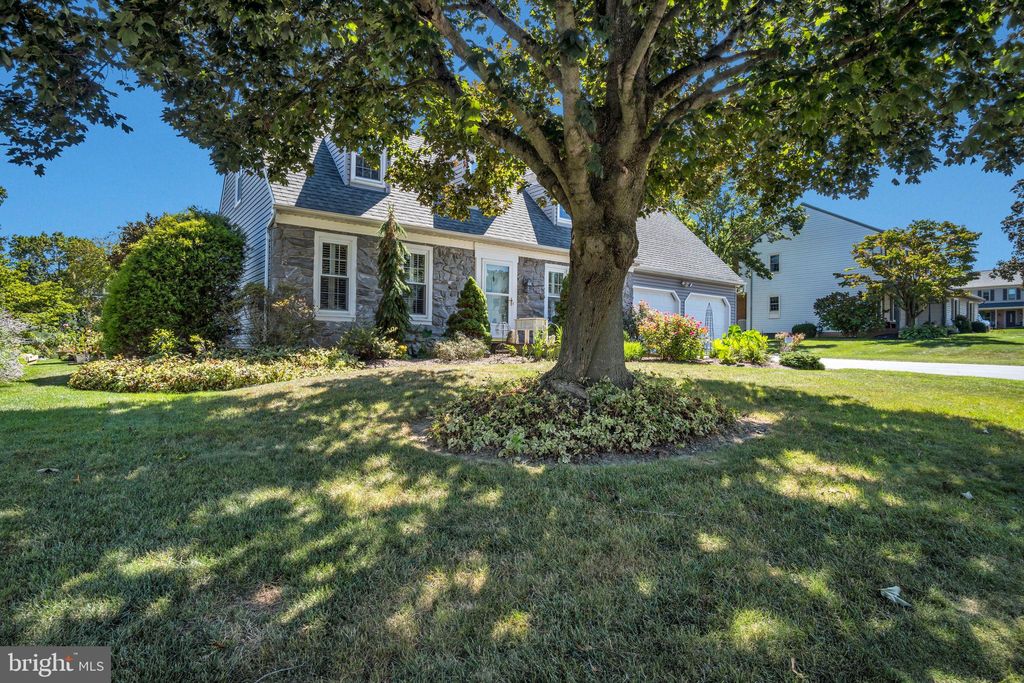 Photo of 1542 N JEFFERSON CT, LANCASTER, PA 17602 (MLS # PALA2040136)