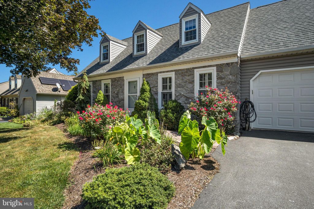 Photo of 1542 N JEFFERSON CT, LANCASTER, PA 17602 (MLS # PALA2040136)