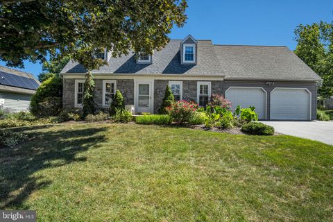 Photo of 1542 N JEFFERSON CT, LANCASTER, PA 17602 (MLS # PALA2040136)