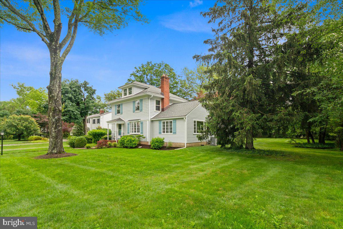 14 WILLOW ROAD