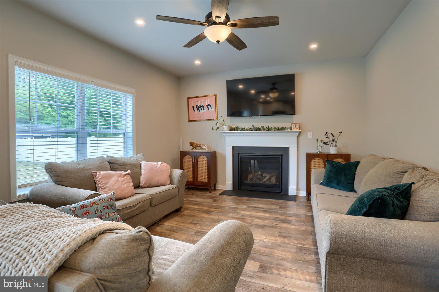 304 LEXINGTON LANE