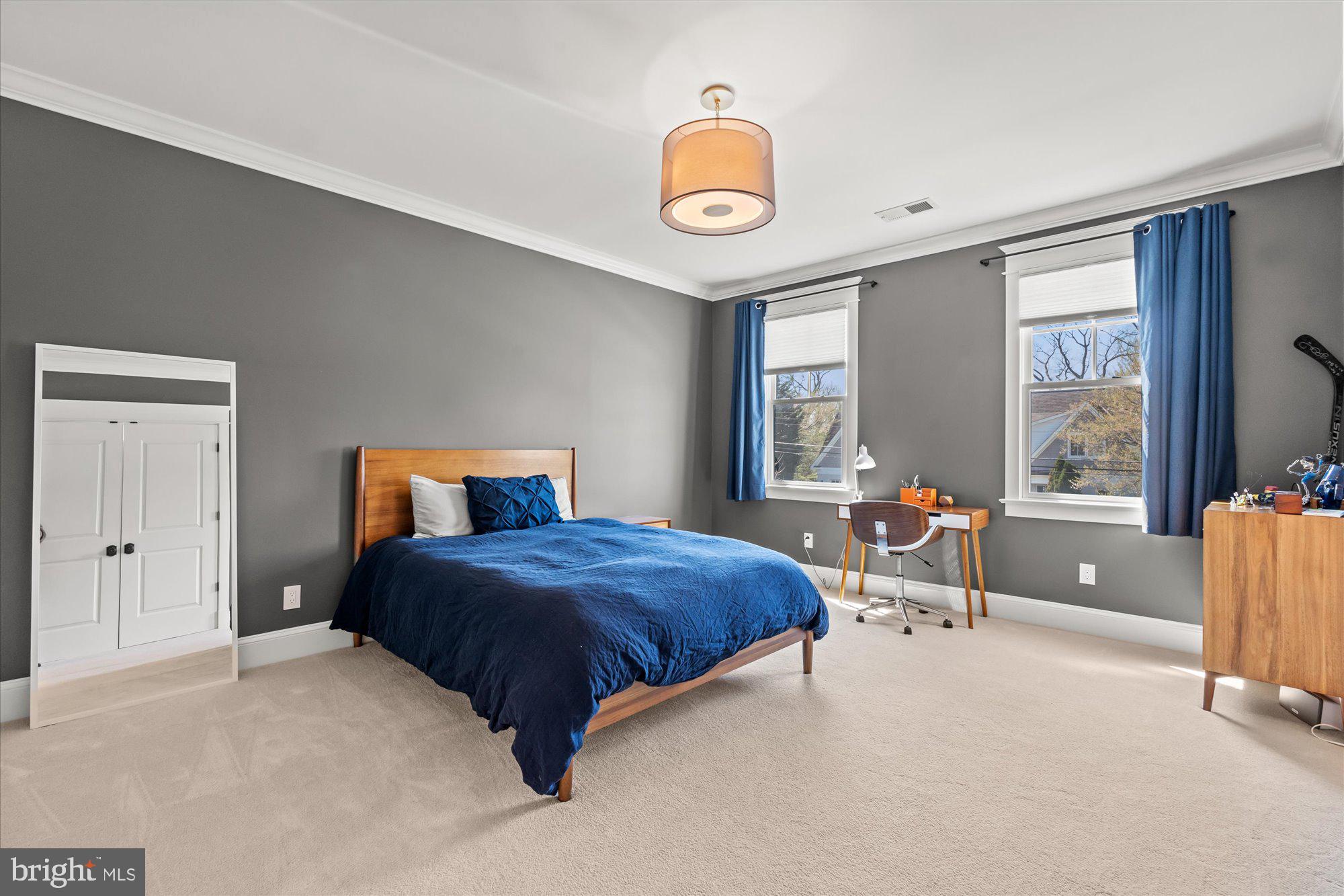 WILLIAMSBURG VILLAGE - Residential