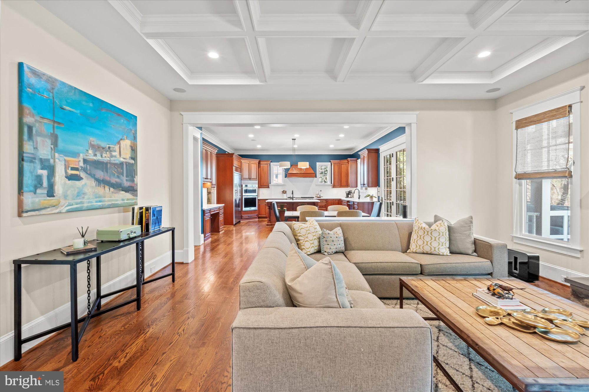 WILLIAMSBURG VILLAGE - Residential