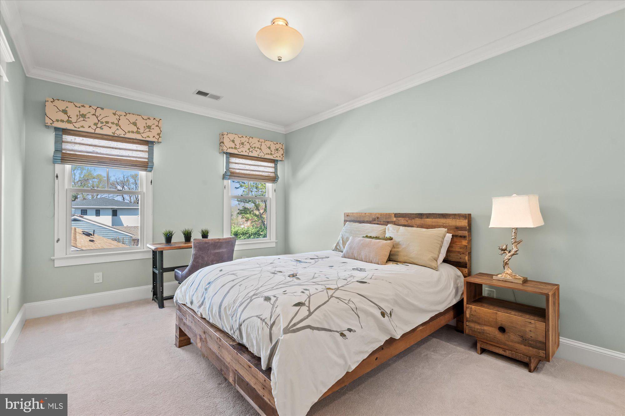 WILLIAMSBURG VILLAGE - Residential