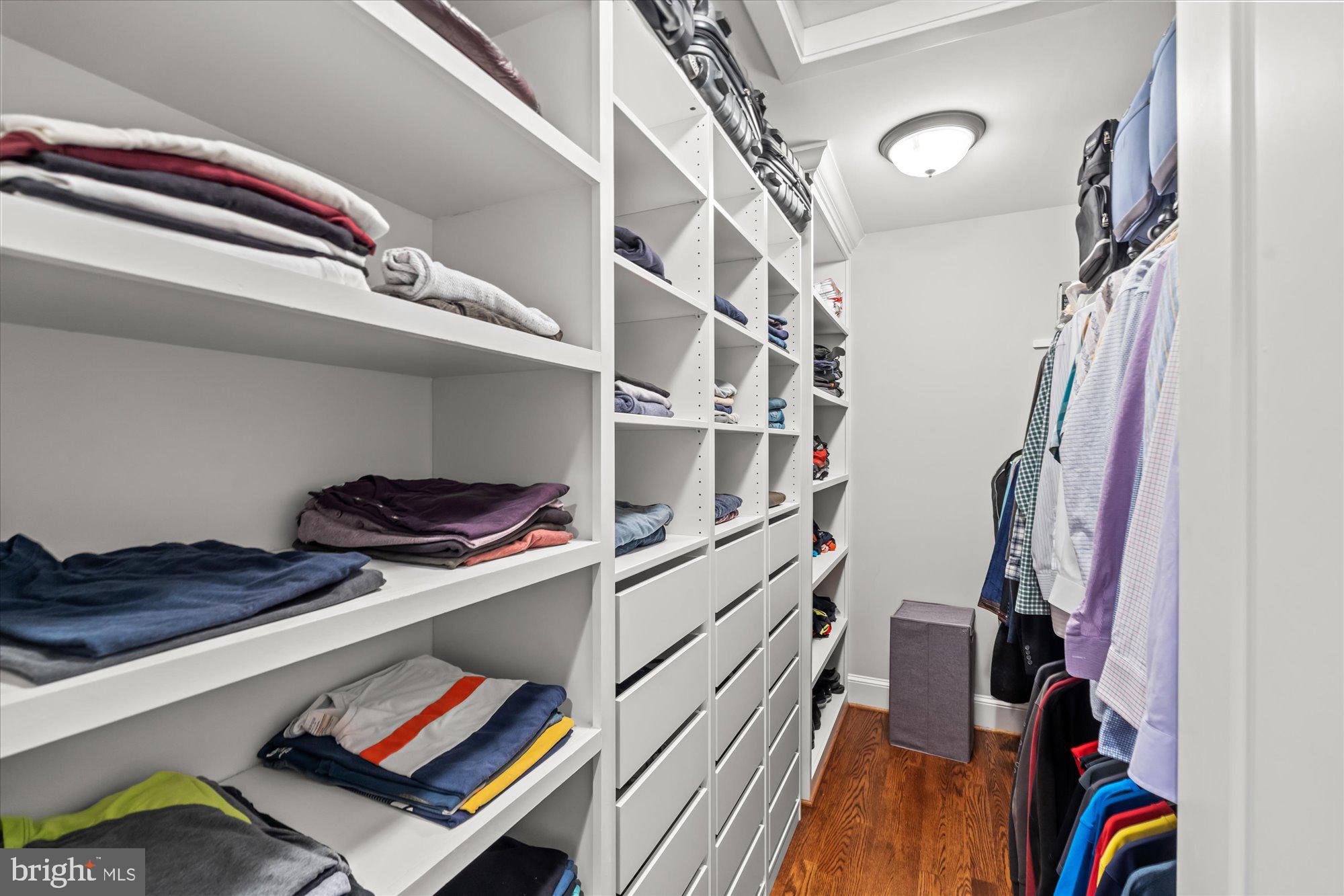 WILLIAMSBURG VILLAGE - Residential