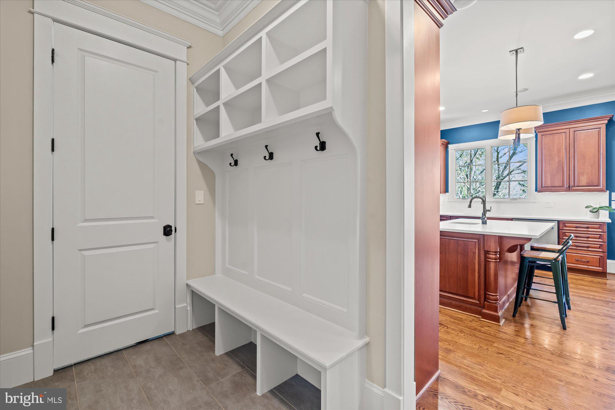 WILLIAMSBURG VILLAGE - Residential