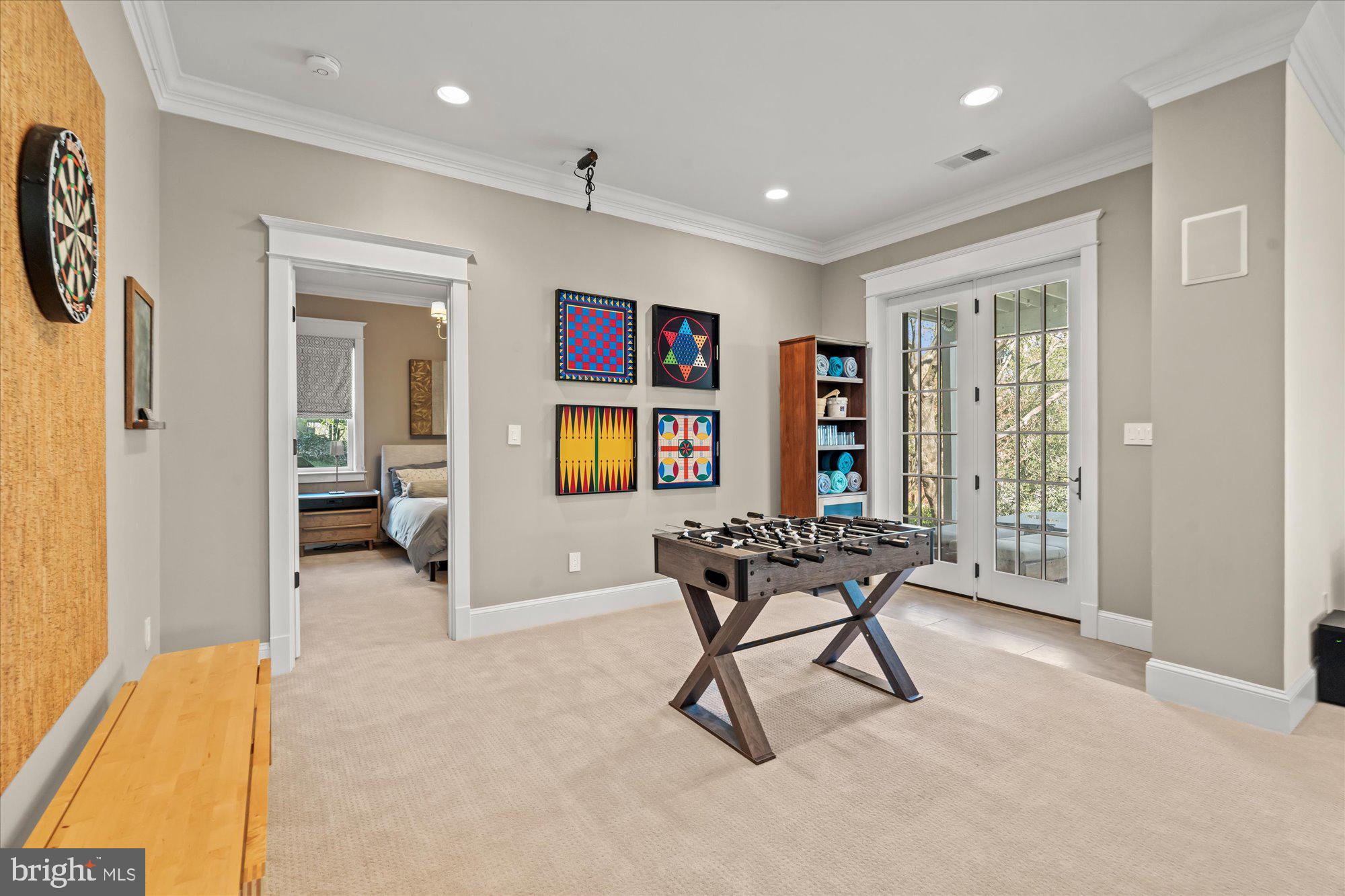 WILLIAMSBURG VILLAGE - Residential