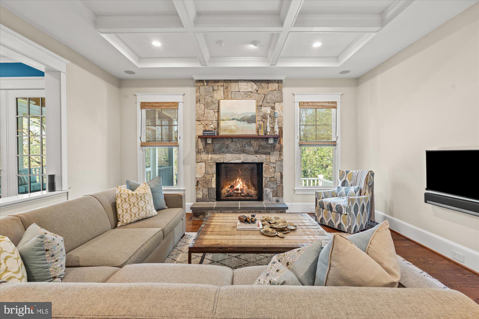 WILLIAMSBURG VILLAGE - Residential