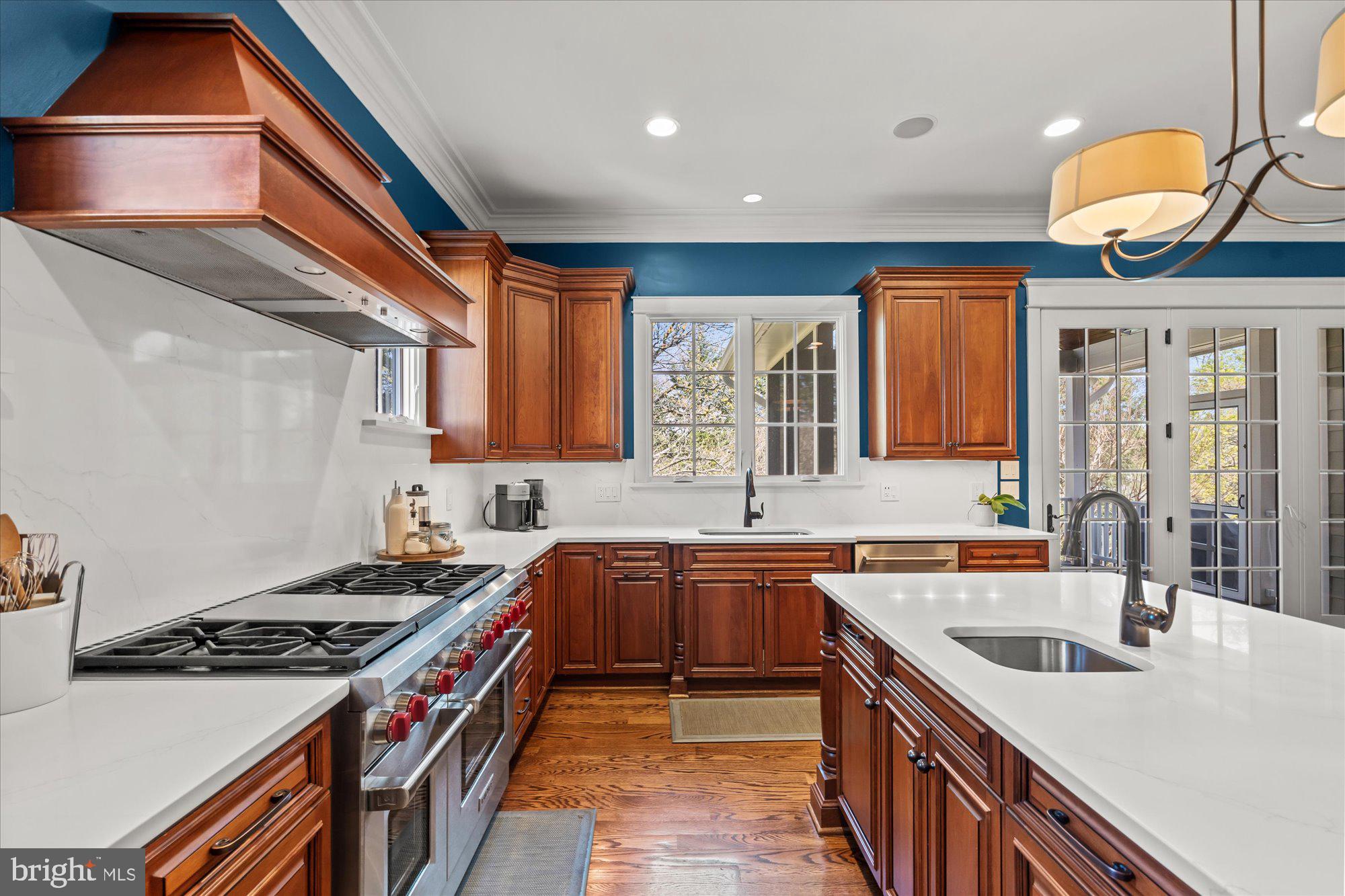 WILLIAMSBURG VILLAGE - Residential