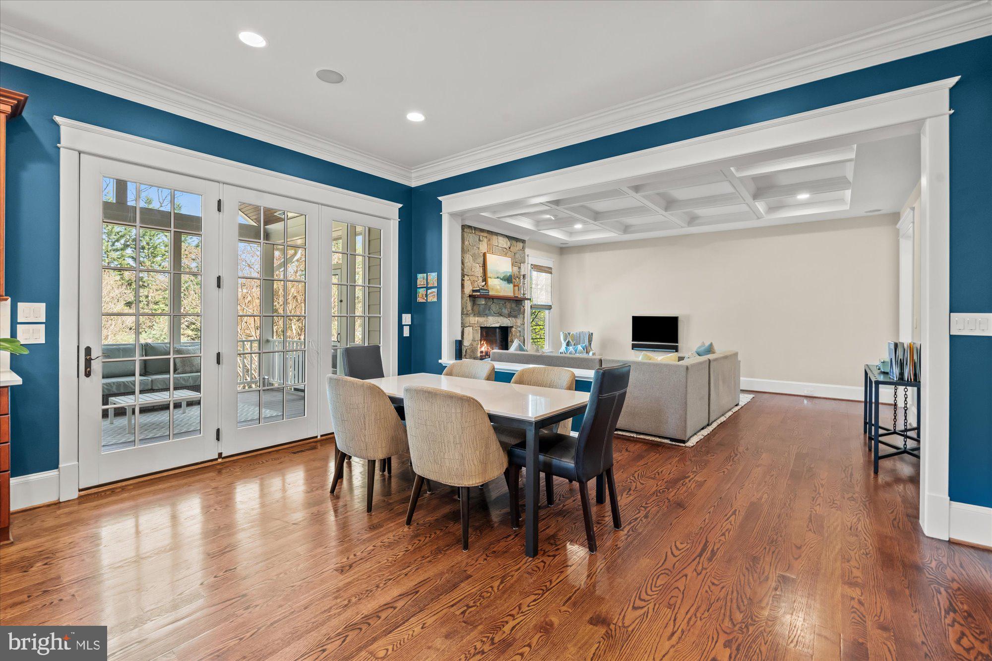 WILLIAMSBURG VILLAGE - Residential