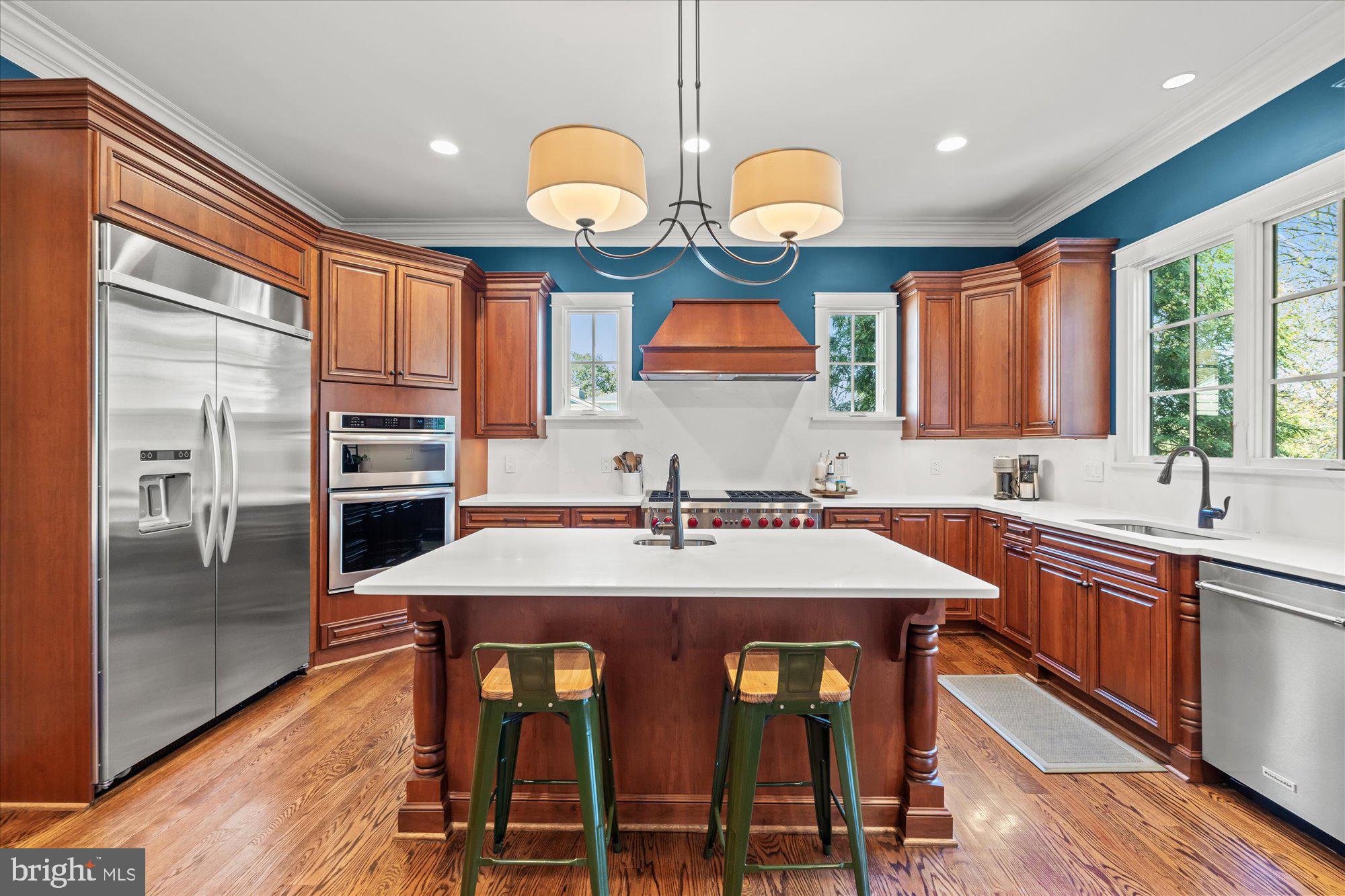 WILLIAMSBURG VILLAGE - Residential