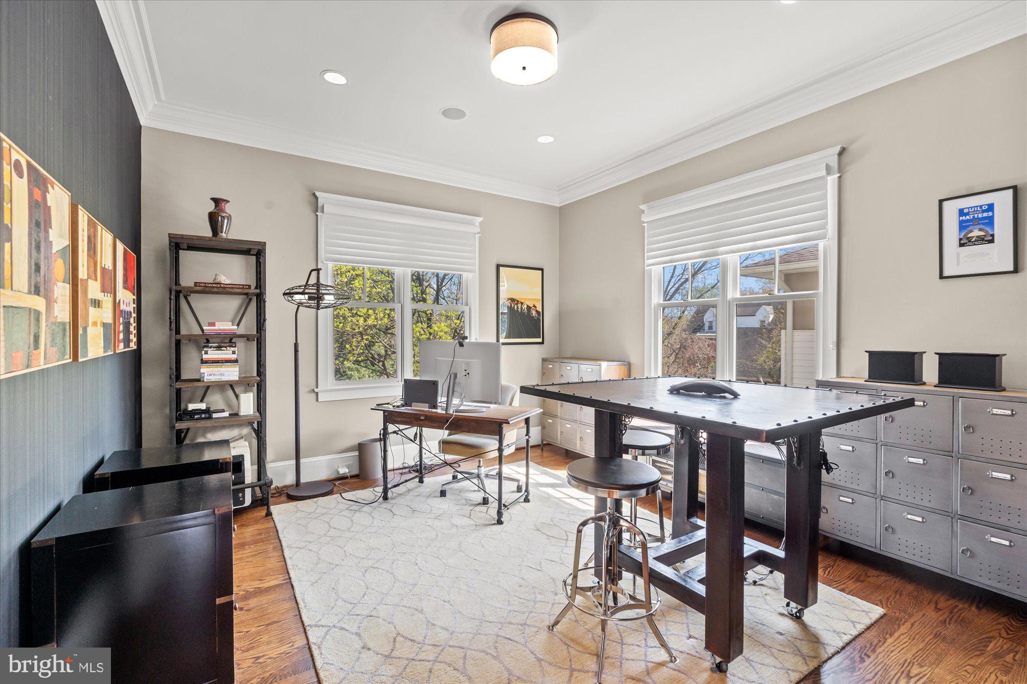 WILLIAMSBURG VILLAGE - Residential