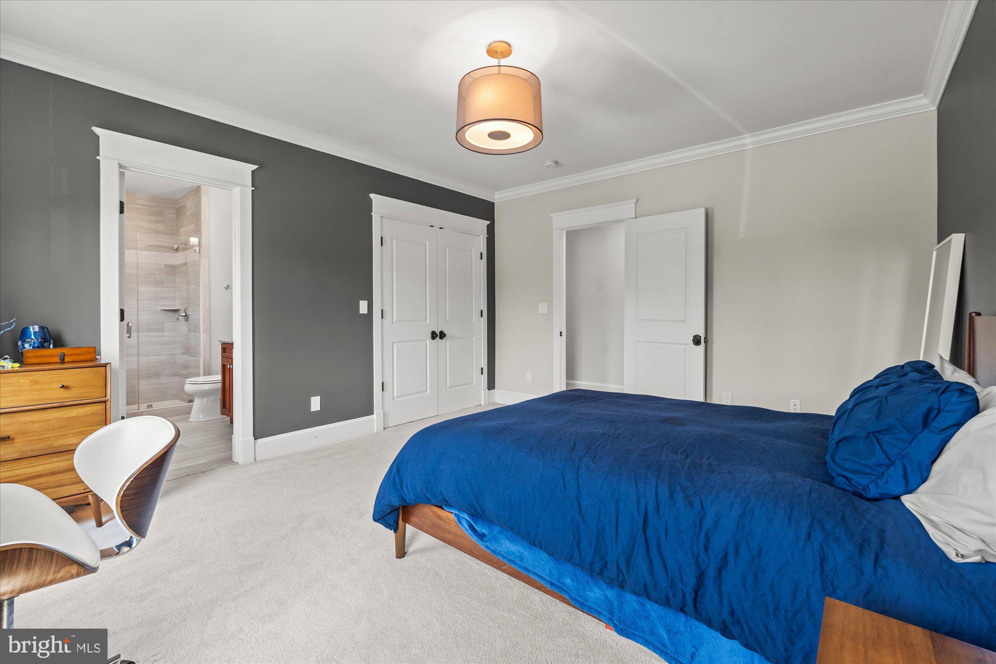 WILLIAMSBURG VILLAGE - Residential