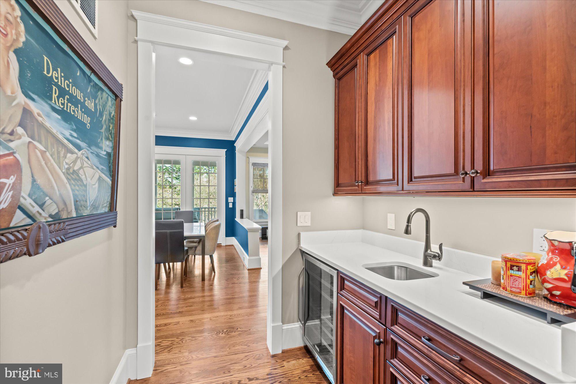 WILLIAMSBURG VILLAGE - Residential